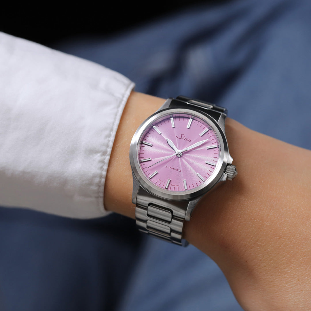 556 Mauve
