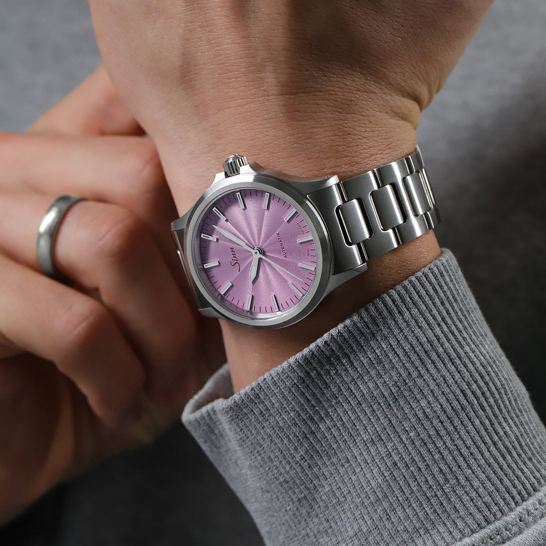 556 Mauve